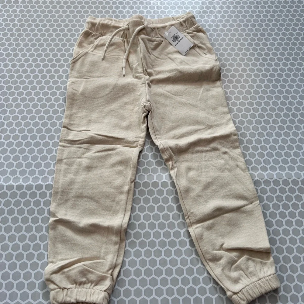 NWT Old Navy Cream/Tan Kids Drawstring Joggers Size 3T